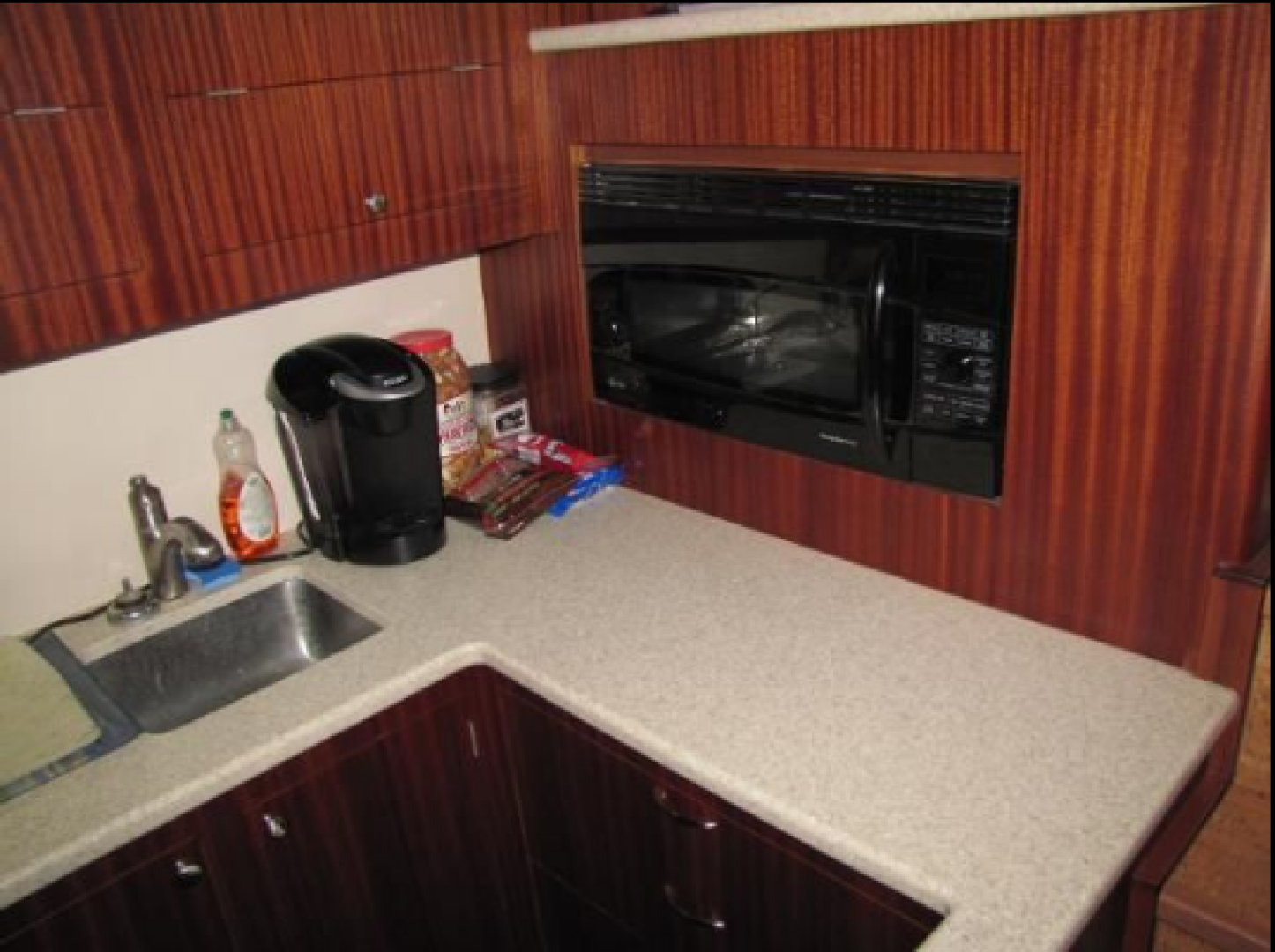 Hatteras 46 - Julia G - Galley