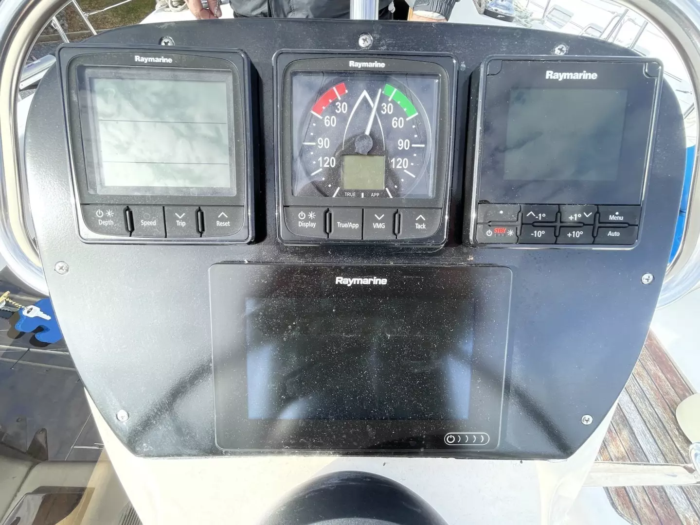 Blitzzen 34ft Bavaria Yacht For Sale Blitzzen 34ft Bavaria Yacht For Sale