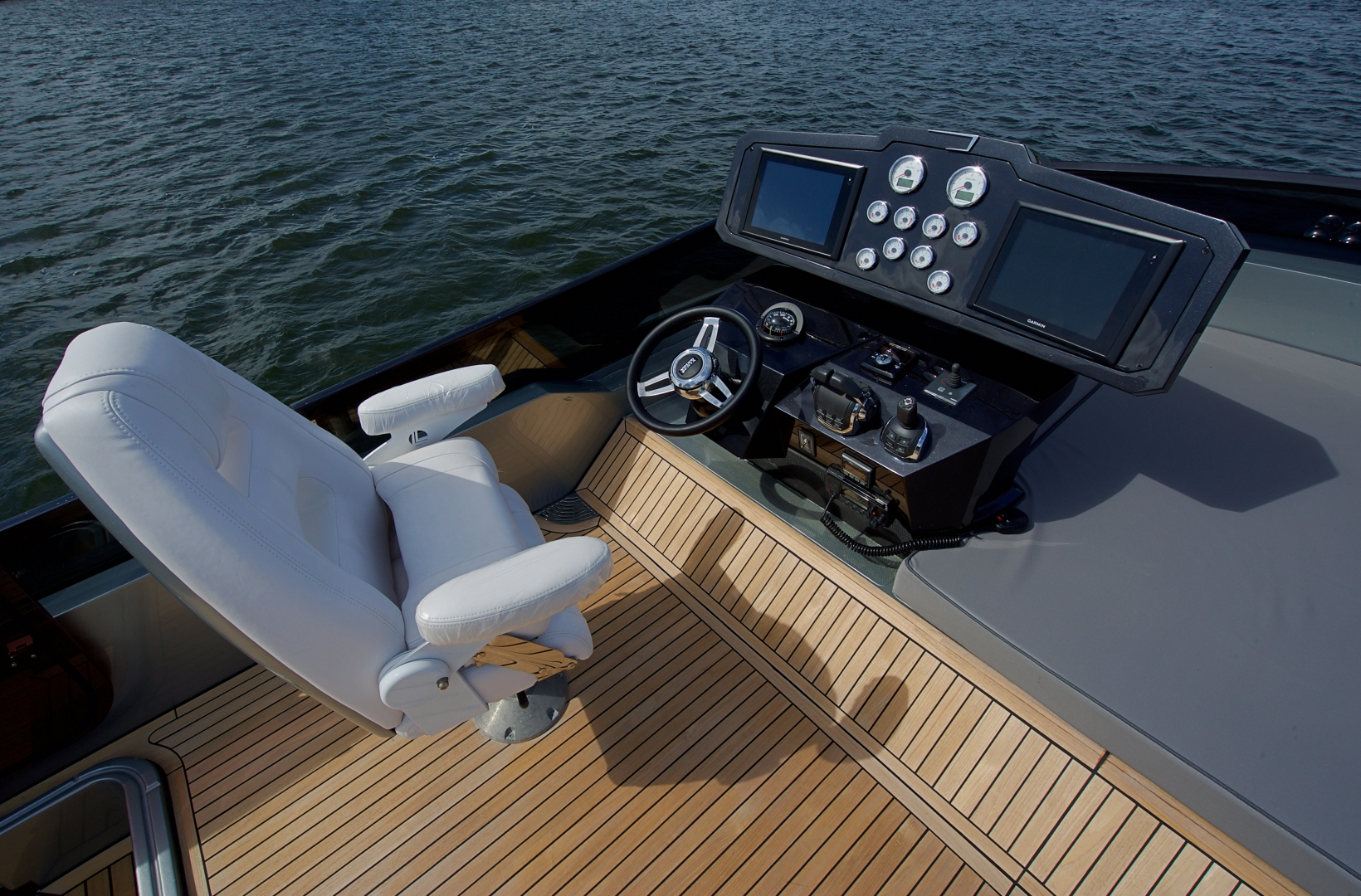 2018 OKEAN 50 - Flybridge Helm Station