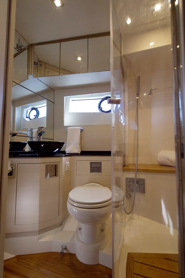 2018 OKEAN 50 - Forward Cabin Head