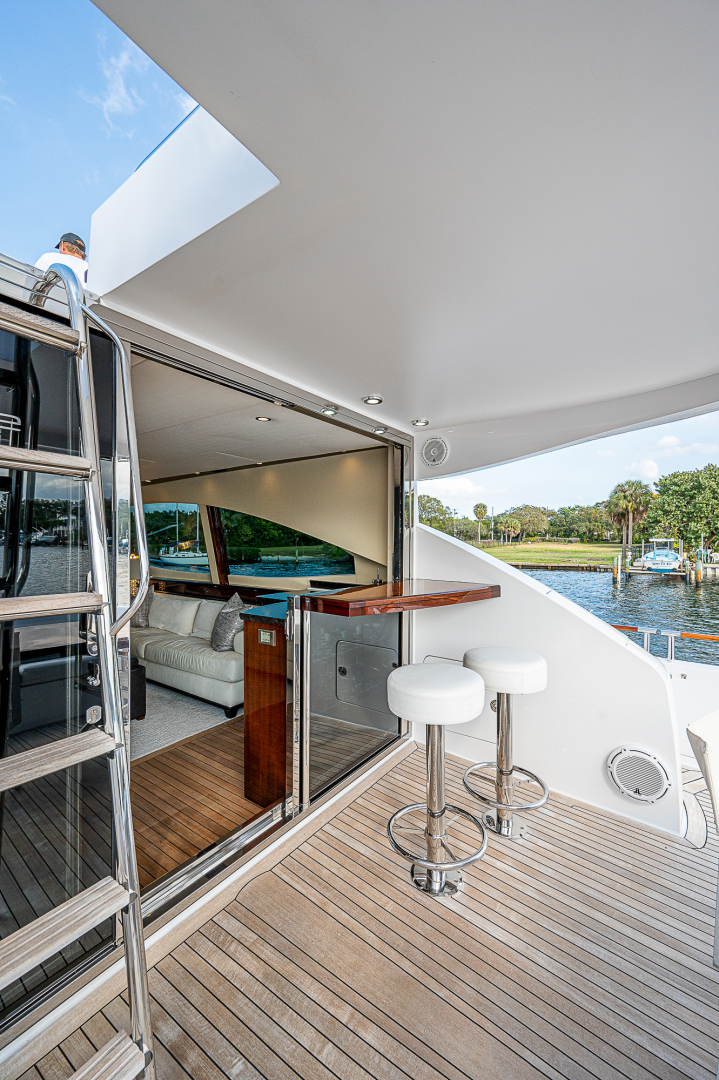 Lazzara 78 - North South Latitude - exterior