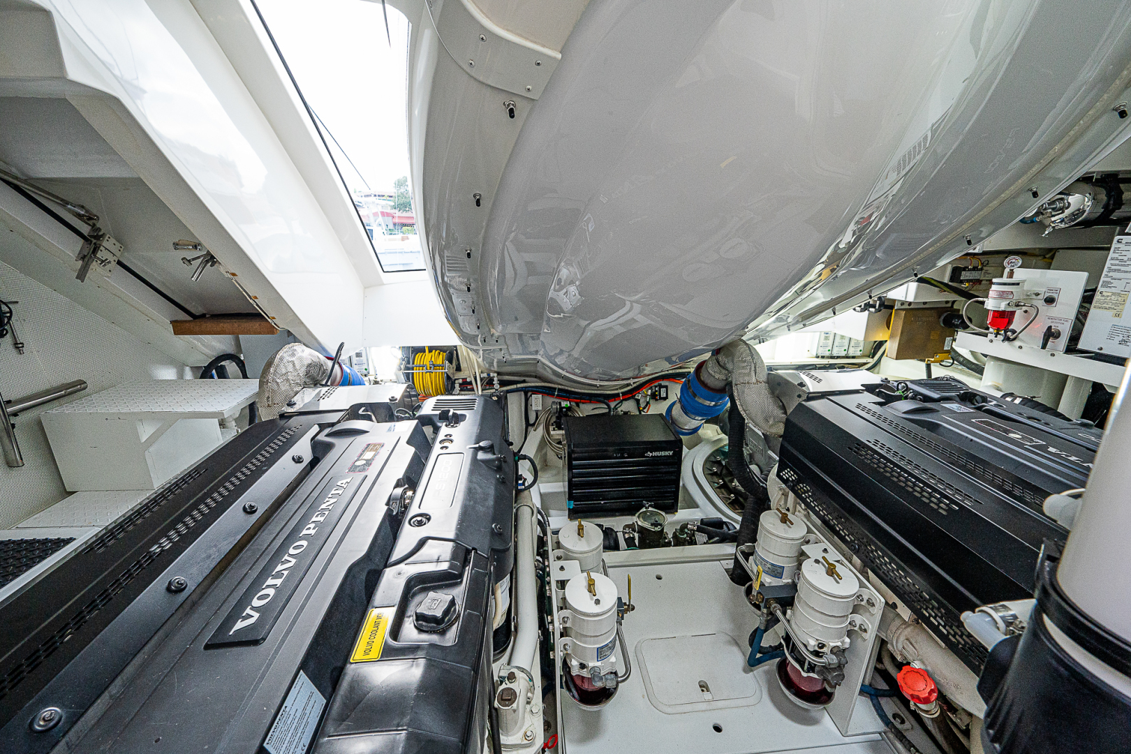 Lazzara 78 - North South Latitude - engine room