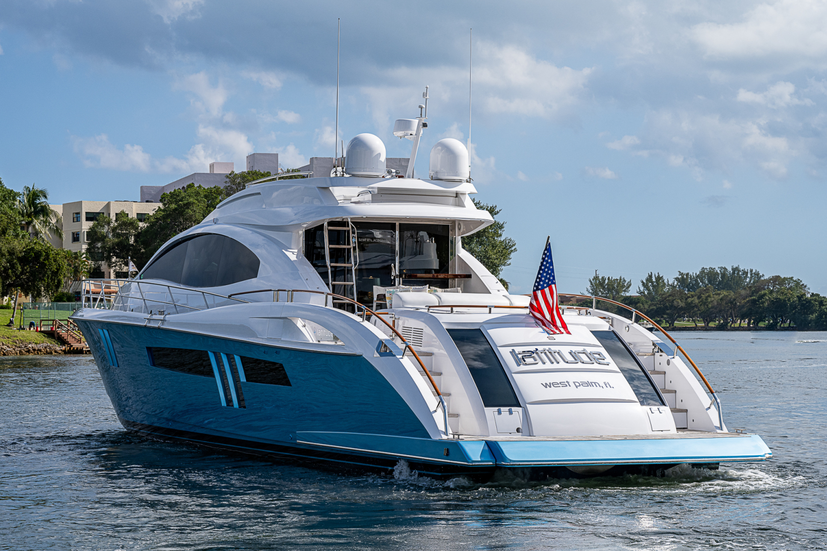 Lazzara 78 - North South Latitude - exterior