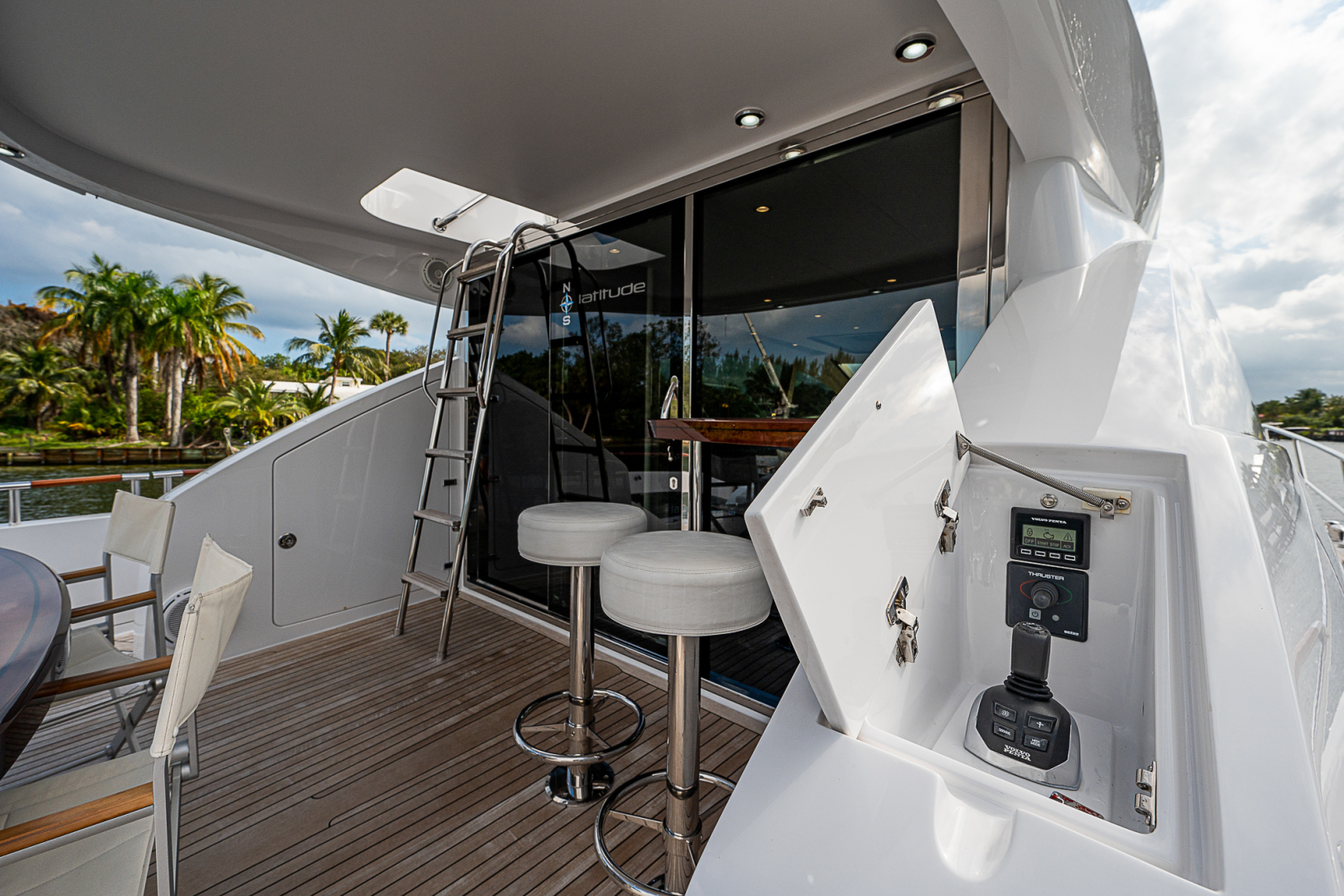 Lazzara 78 - North South Latitude - exterior