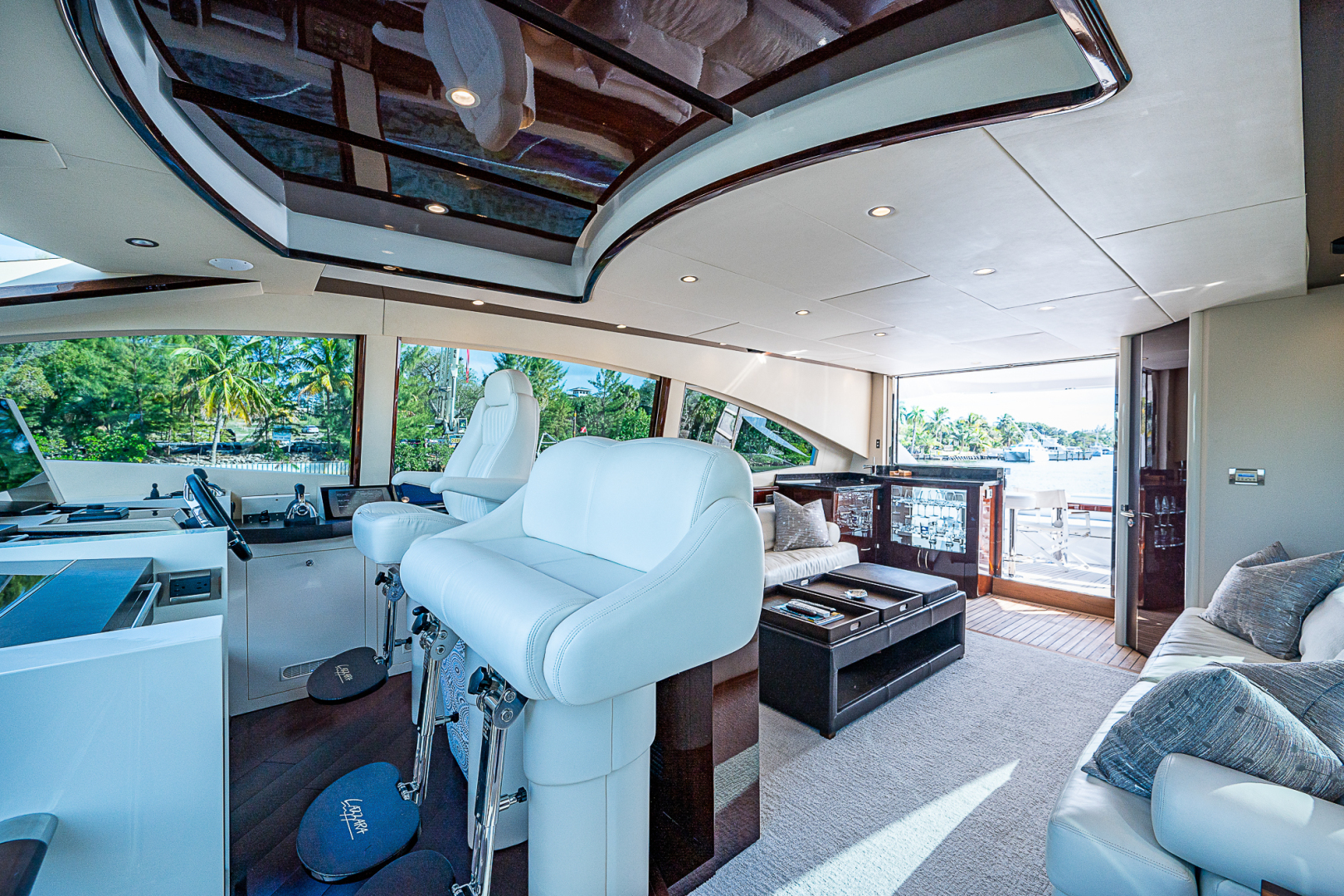 Lazzara 78 - North South Latitude - helm chairs