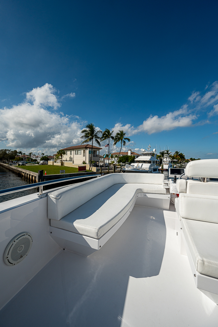Lazzara 78 - North South Latitude - exterior
