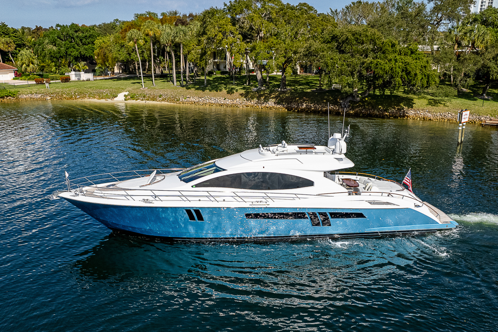 Lazzara 78 - North South Latitude - exterior