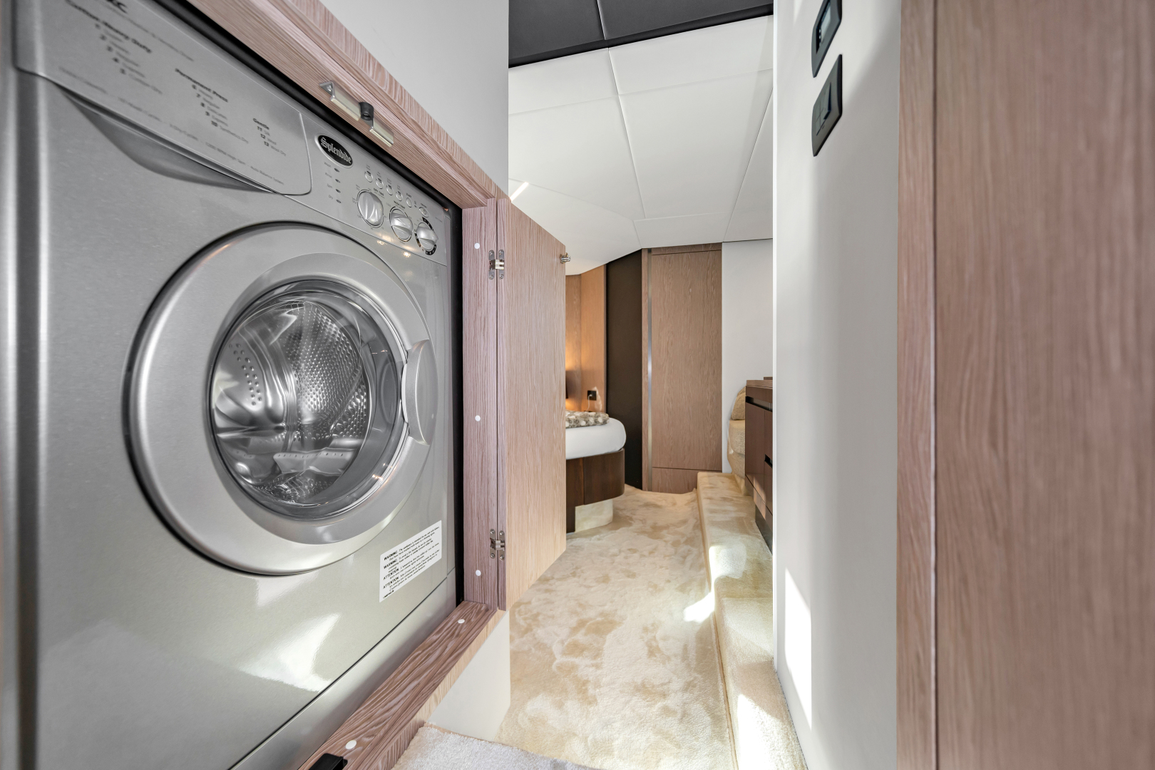 Azimut 60 - Why Knot - Laundry