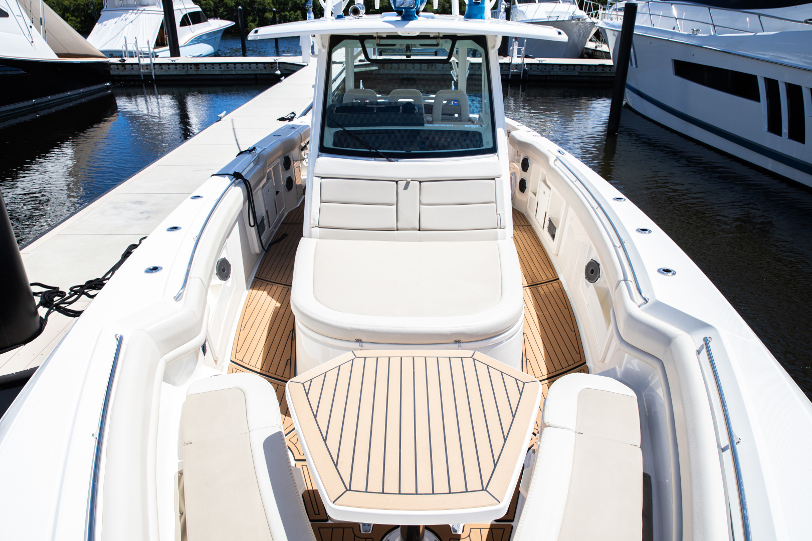 Boston Whaler 38