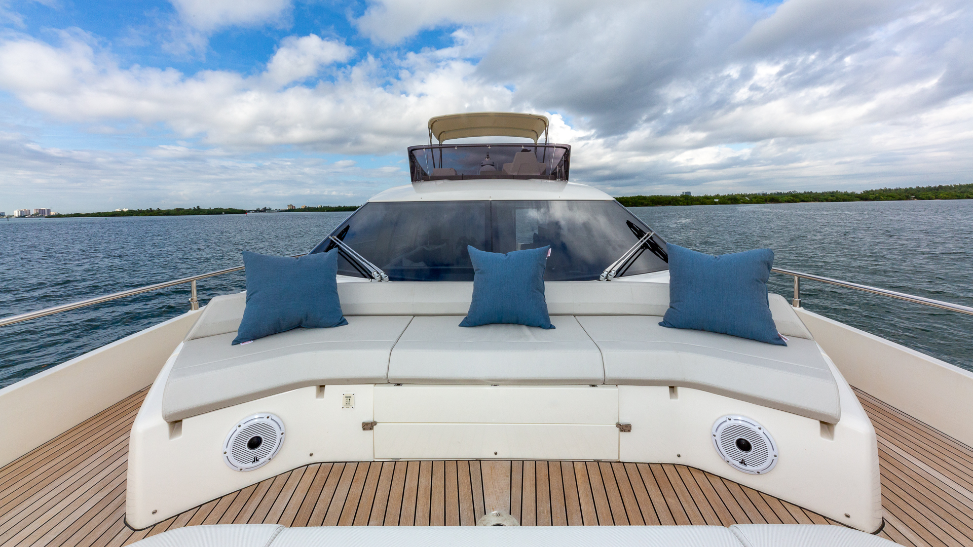 55ft Ferretti Yachts Yacht For Sale