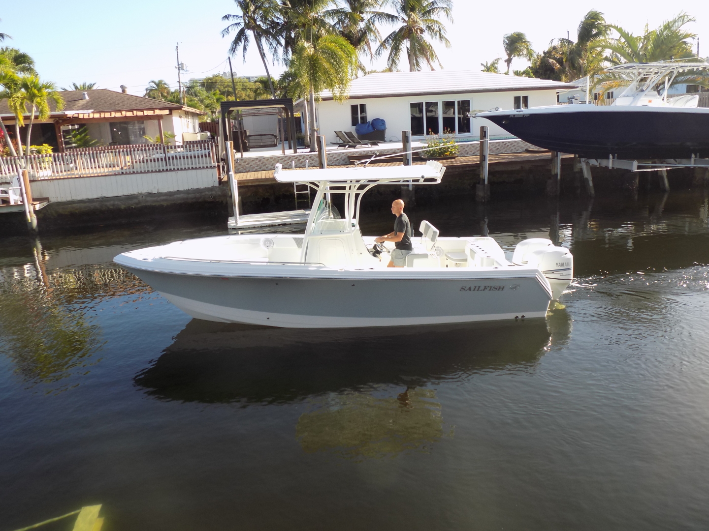 2017 Sailfish 2360 CC - Port View