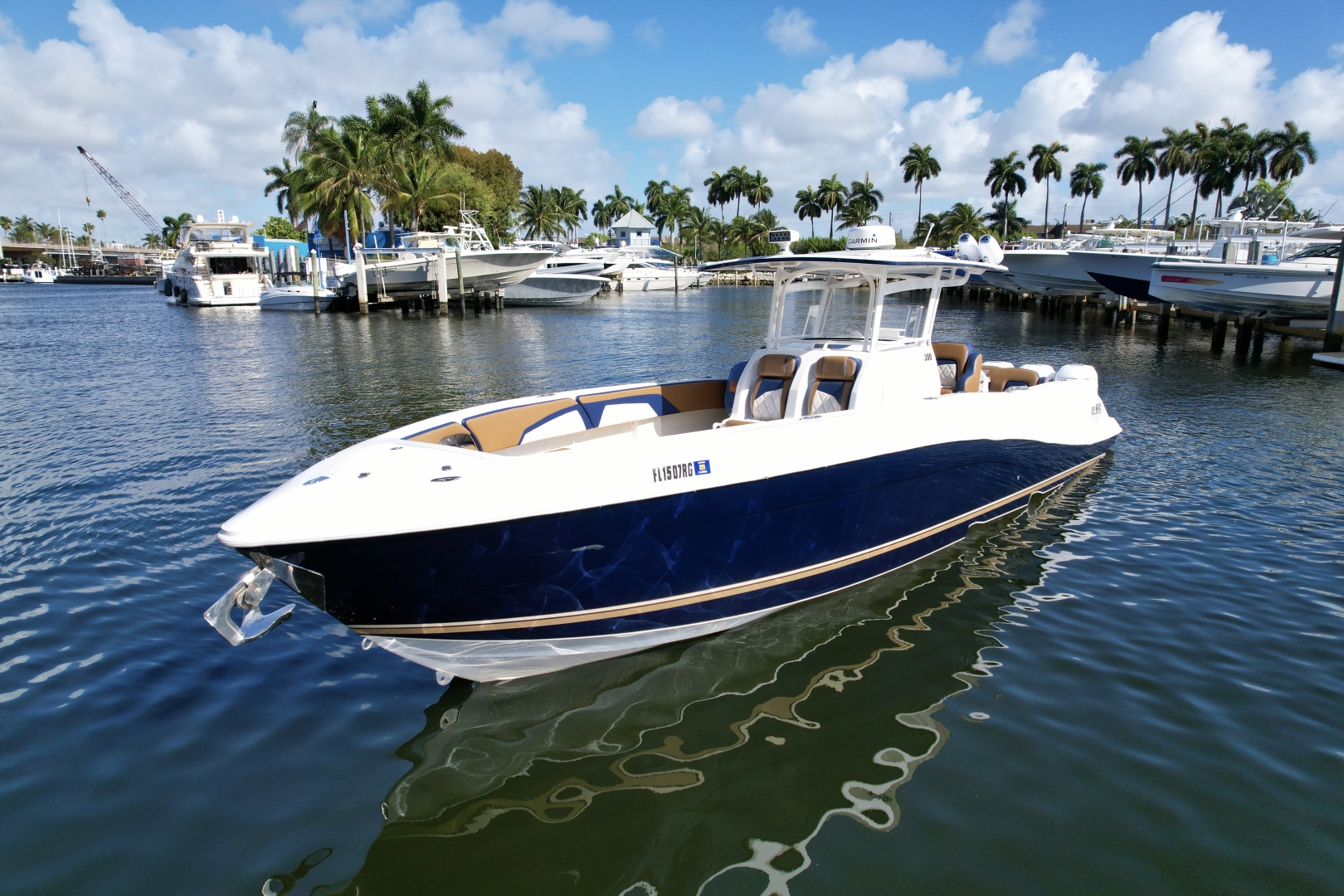 Deep Impact 39 - Exterior Profile