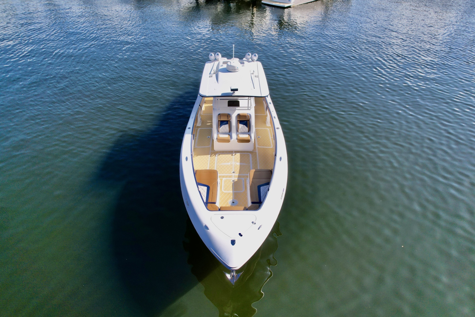 Deep Impact 39 - Exterior Profile