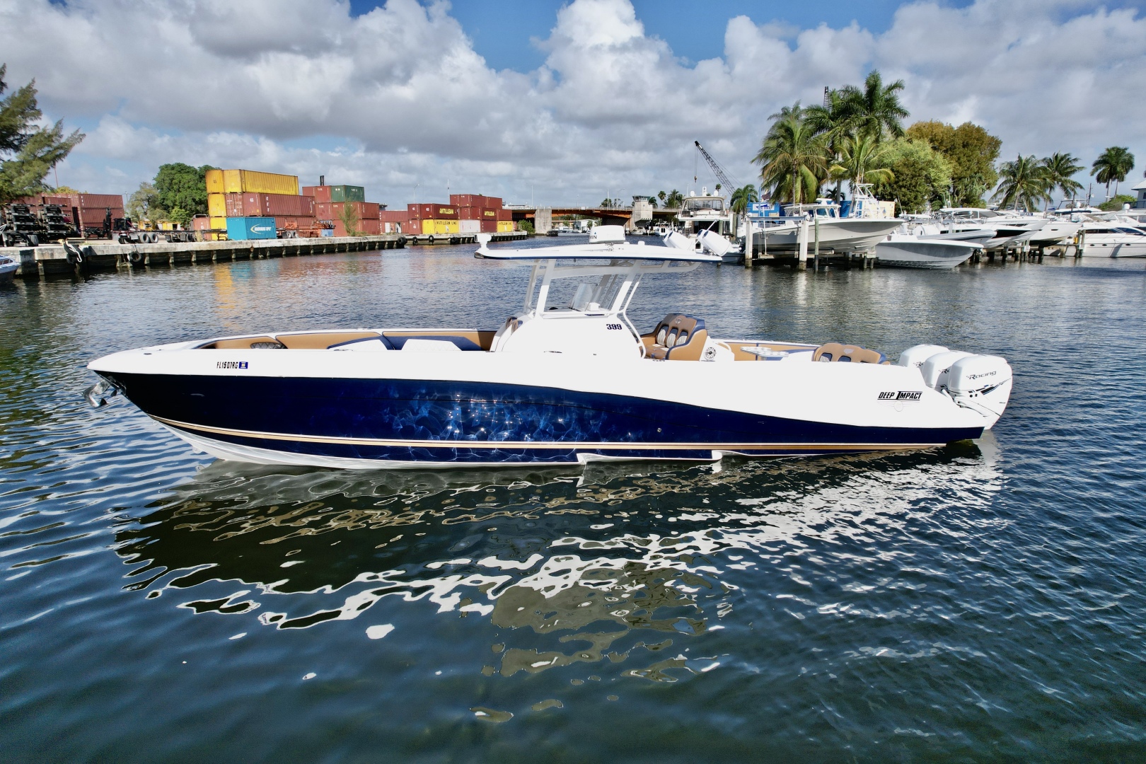 Deep Impact 39 - Exterior Profile