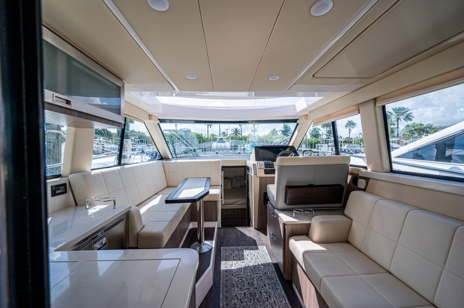 Regal 38-TETELESTAI-Salon