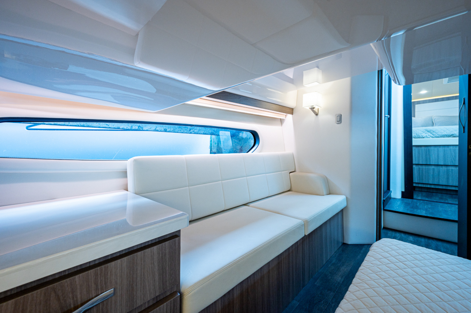 Regal 38-TETELESTAI-Master Stateroom