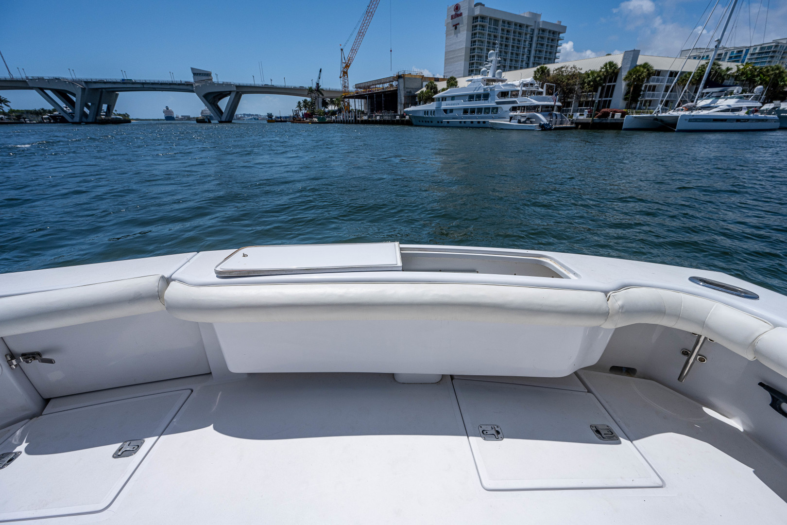 Luhrs 50 - Cockpit