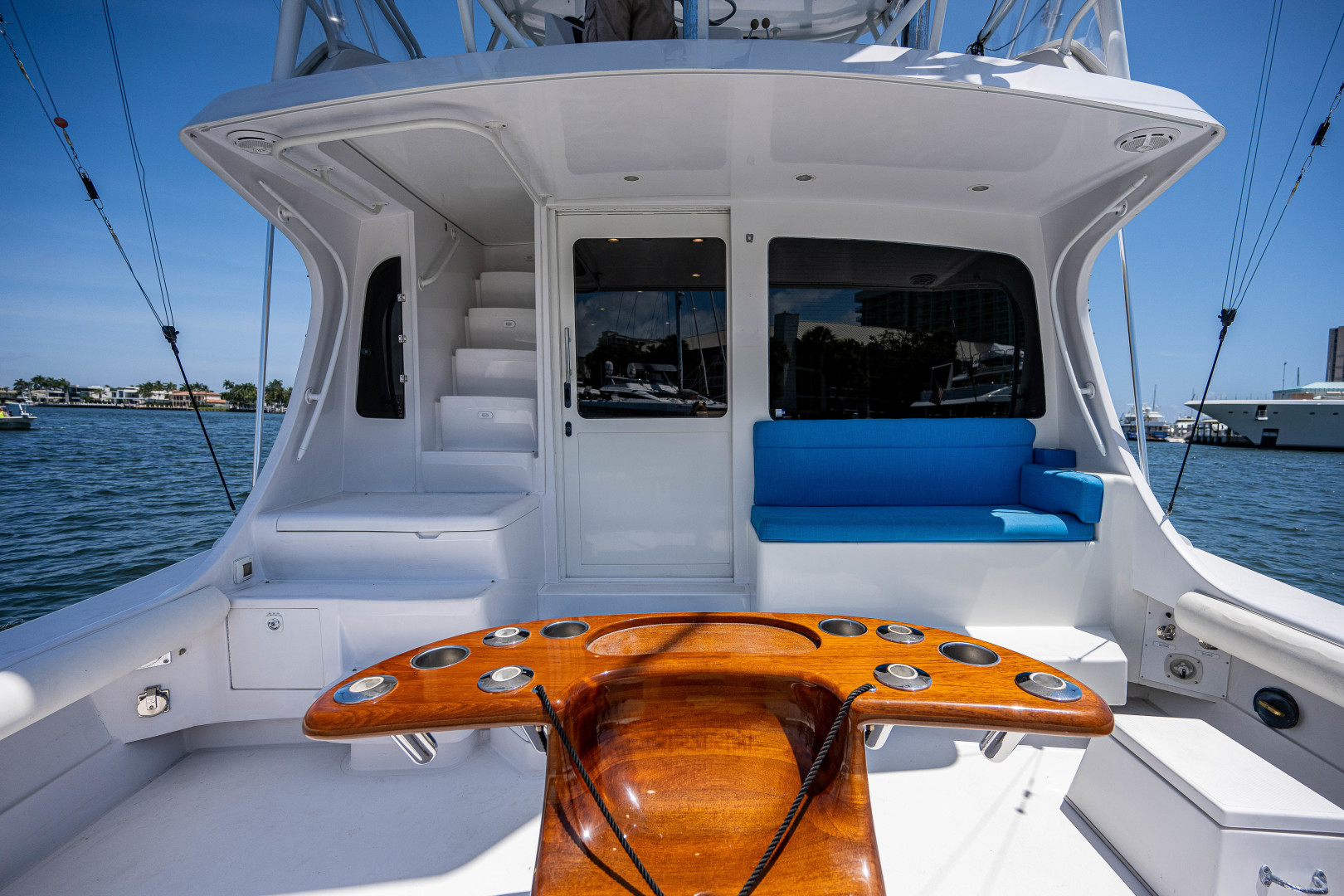 Luhrs 50 - Cockpit