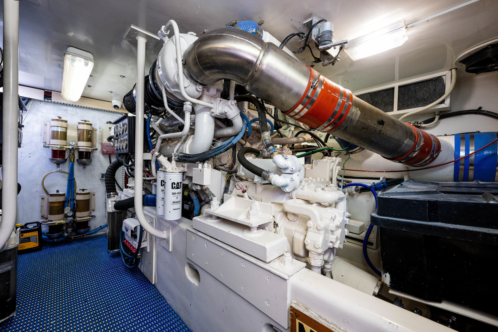 Luhrs 50 - Engine Room