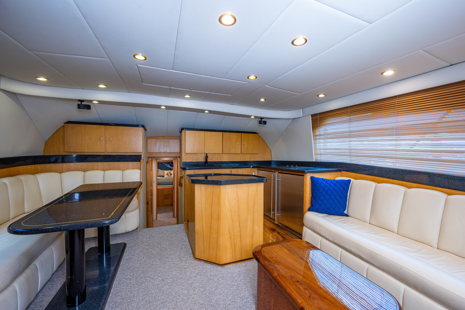 Luhrs 50 - Salon