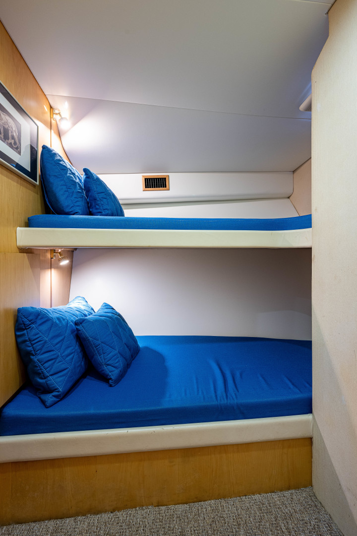 Luhrs 50 - Guest Stateroom