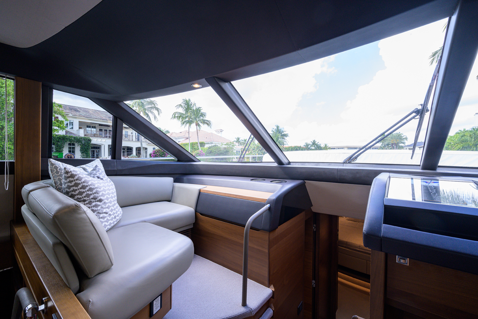 Princess 68-The J Sea-Lower Helm