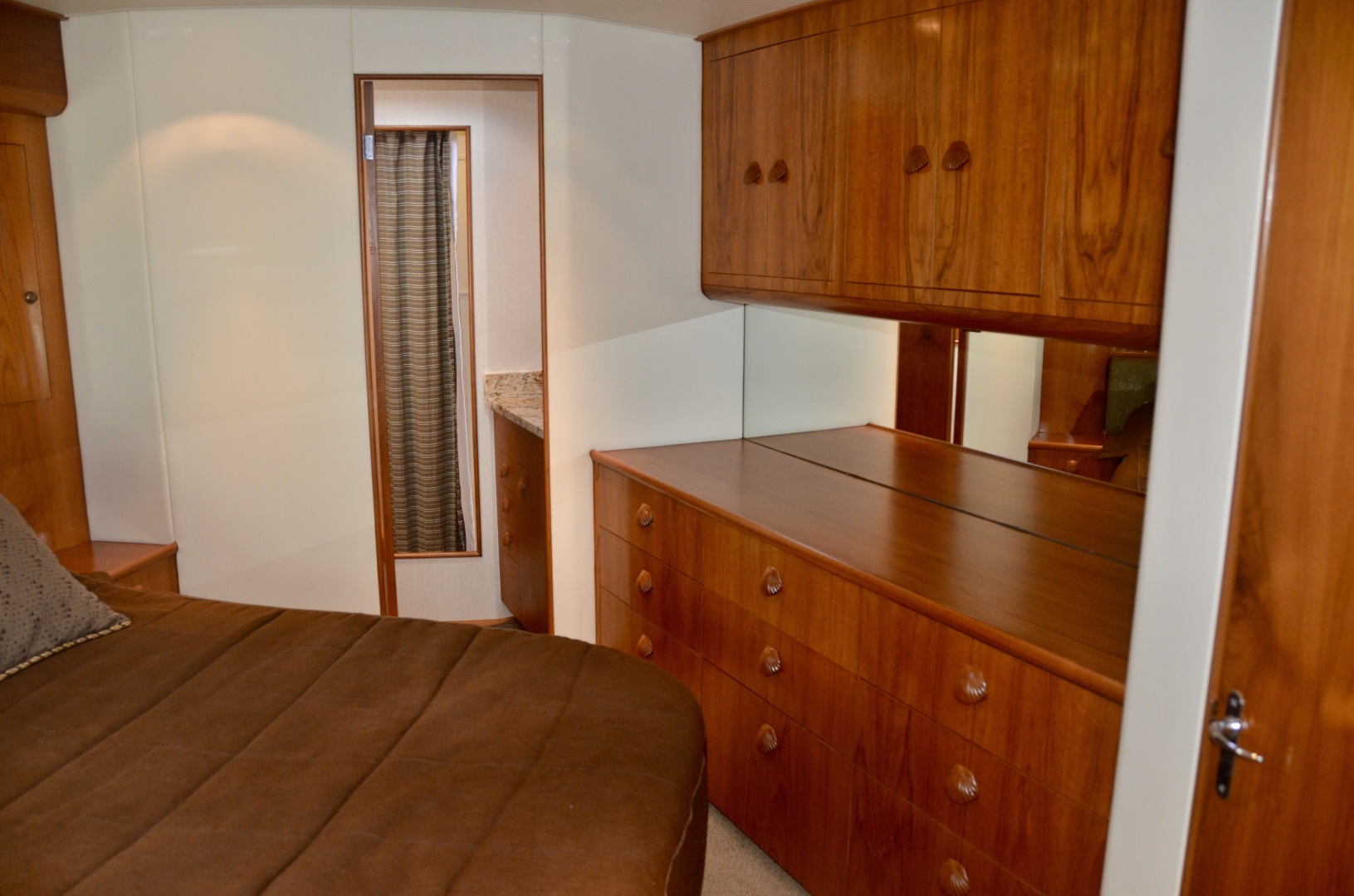 Merritt 63-Be Cooley-VIP Stateroom
