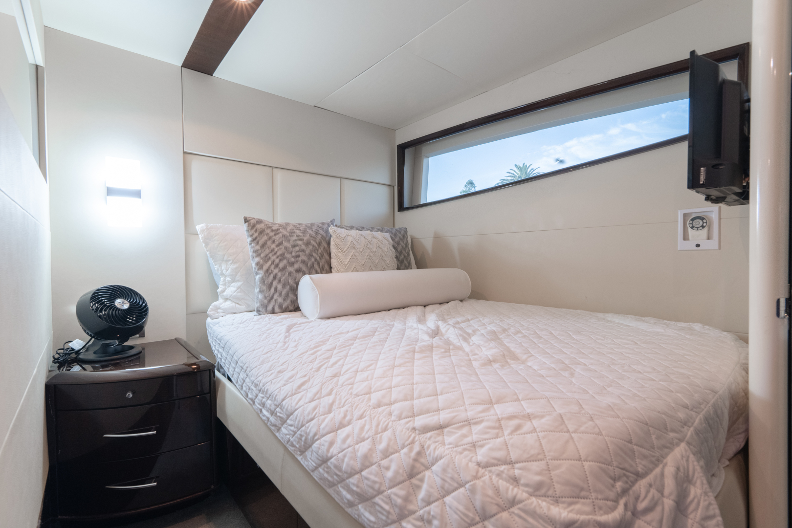 Lazzara 75 Salacia - Stateroom