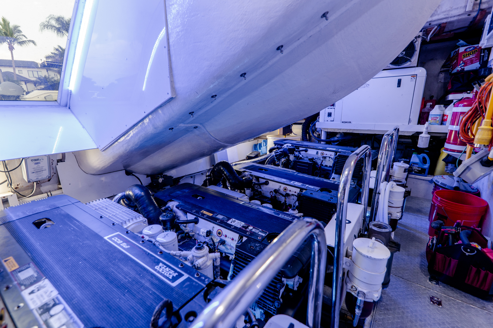 Lazzara 75 Salacia - Engine Room