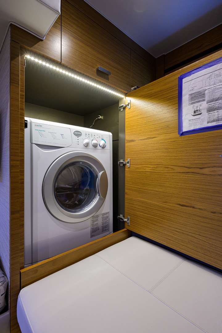 Tiara-44-Sea Major Laundry