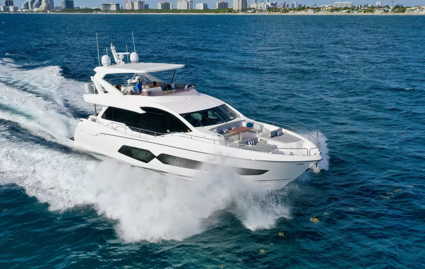 2019 Sunseeker 76 Motor Yacht, photo 1 of 30