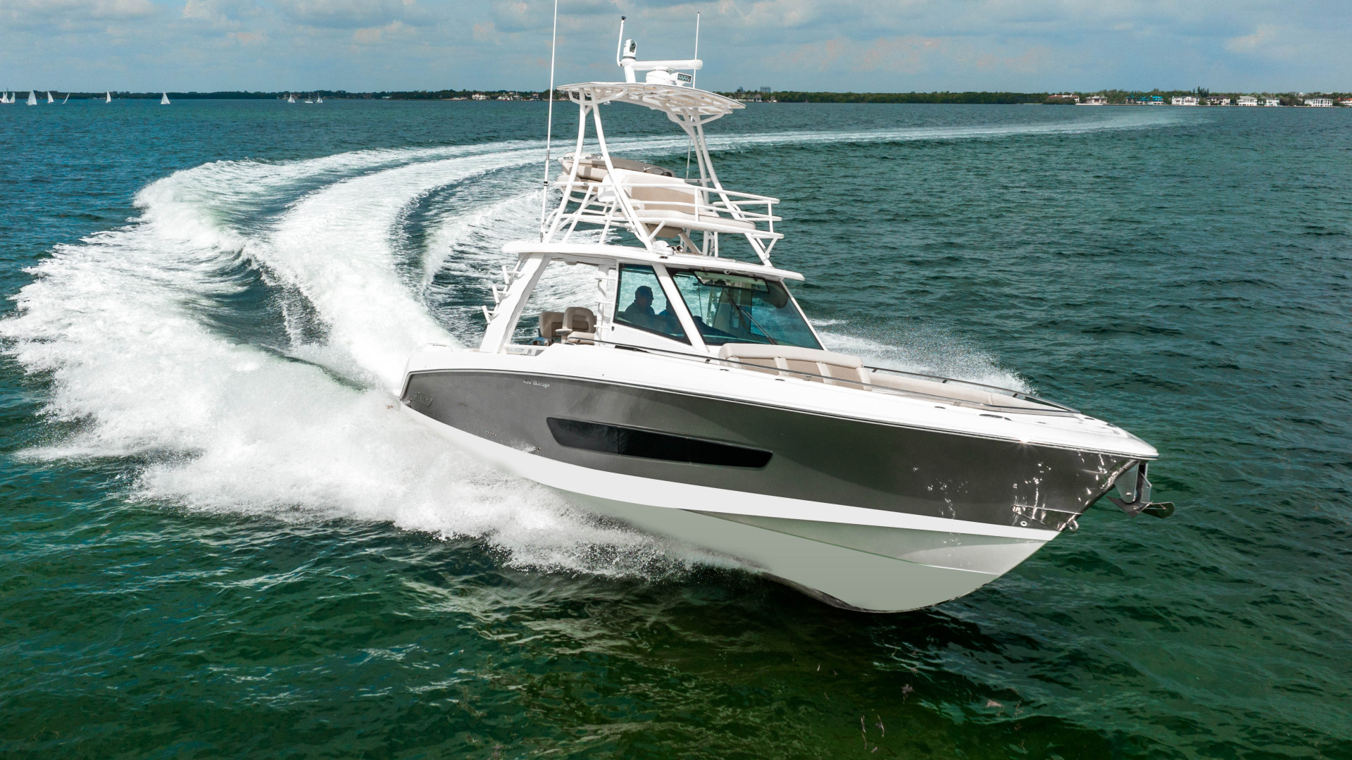 Boston Whaler 42 - Lady G - Running Profile
