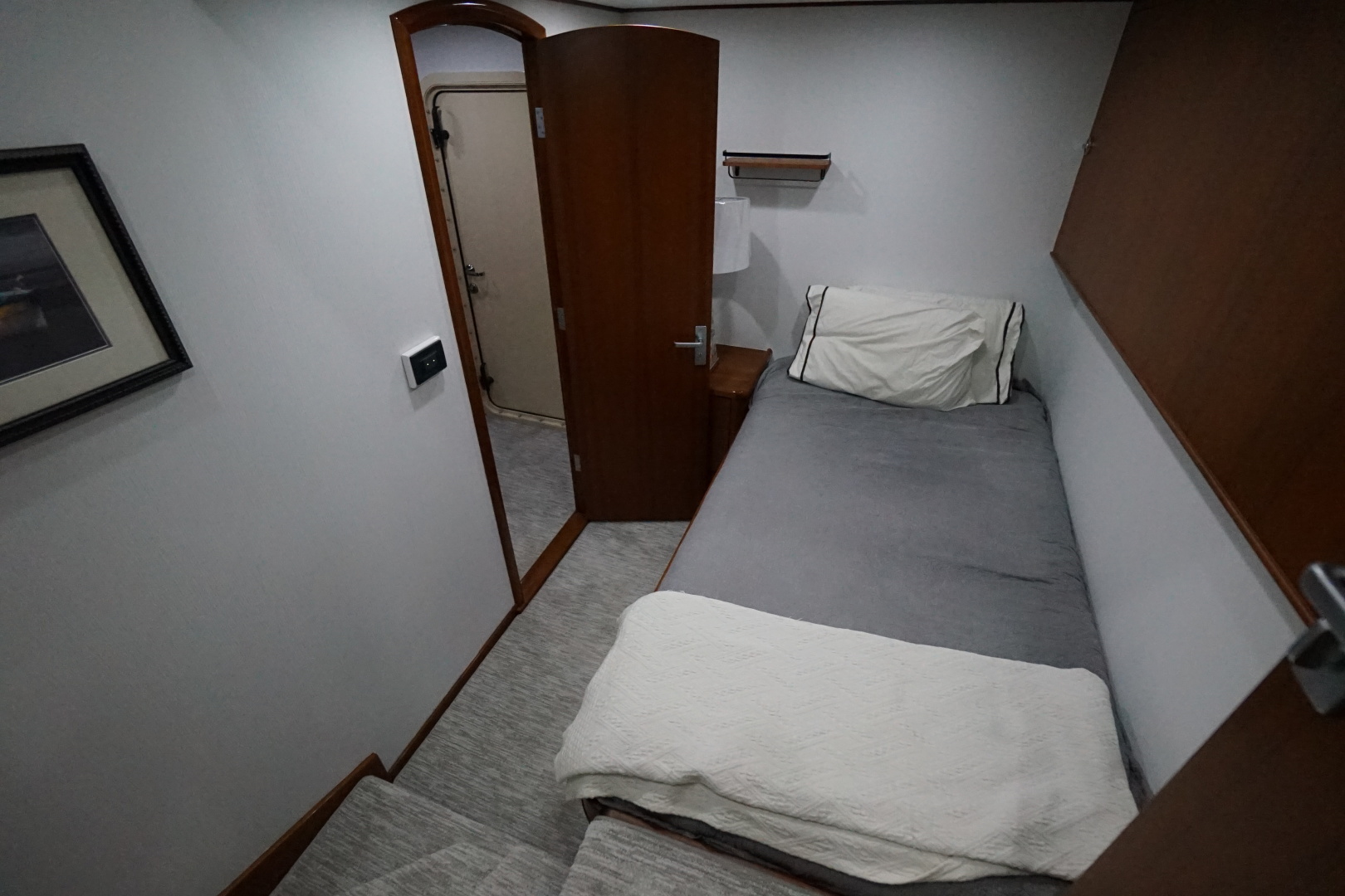 Whiticar 77 - Kings Blue - guest stateroom