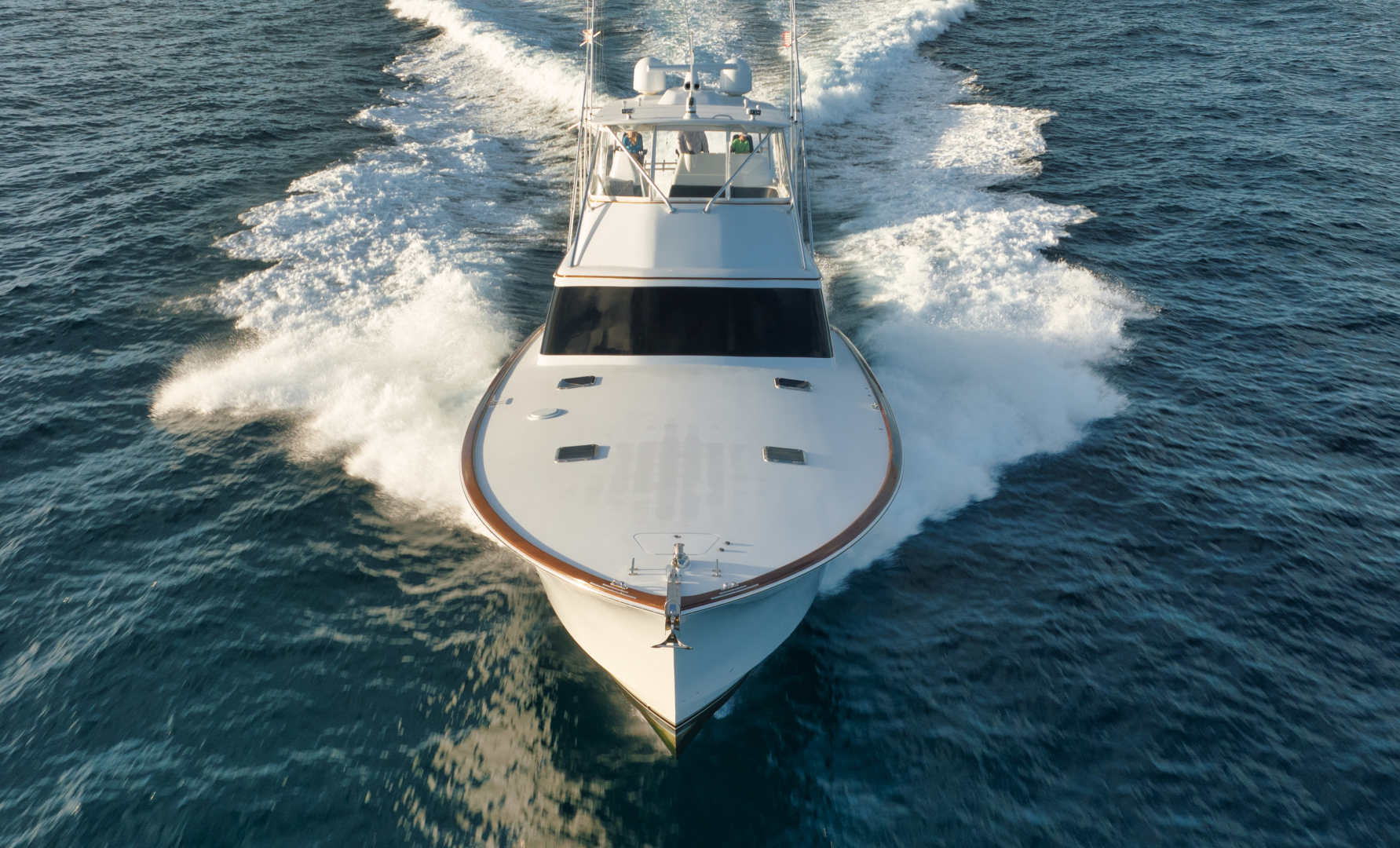 Whiticar 77 - Kings Blue - bow profile