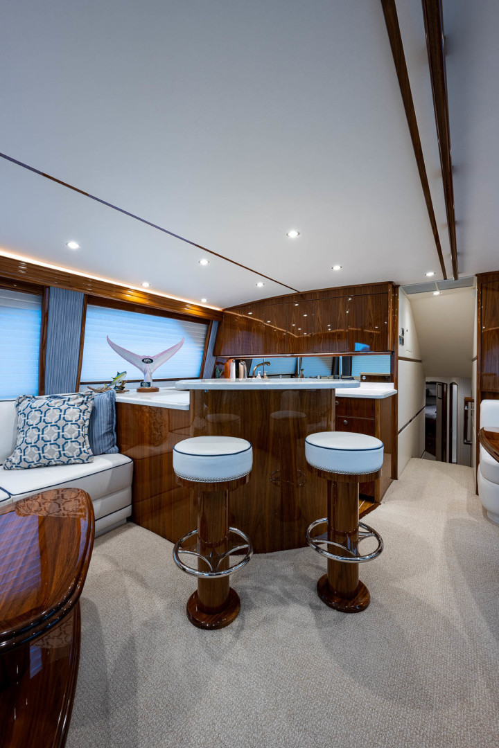 Viking 58-Double G-Salon
