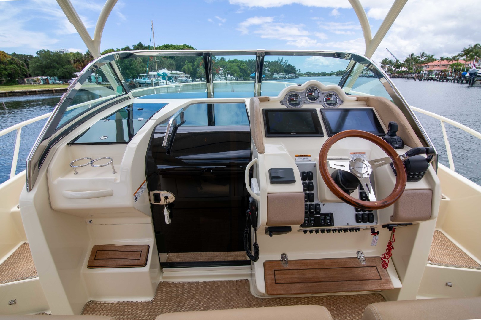 Chris-Craft 38 - Nauti Love