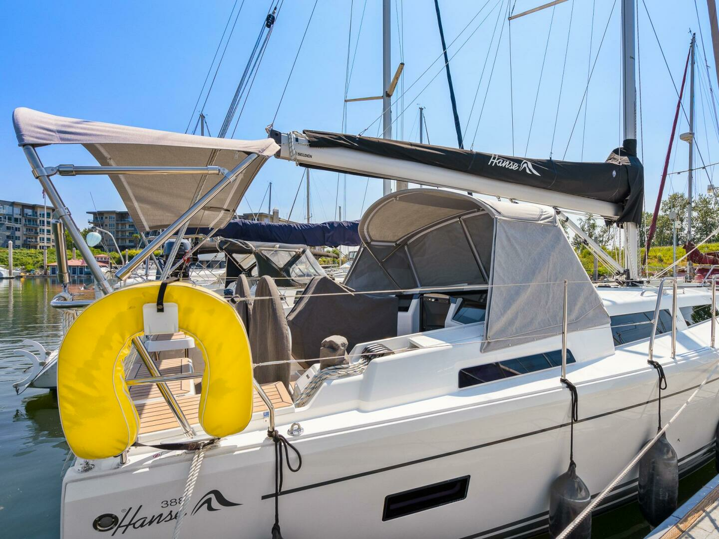 Hanse 388 Yacht For Sale