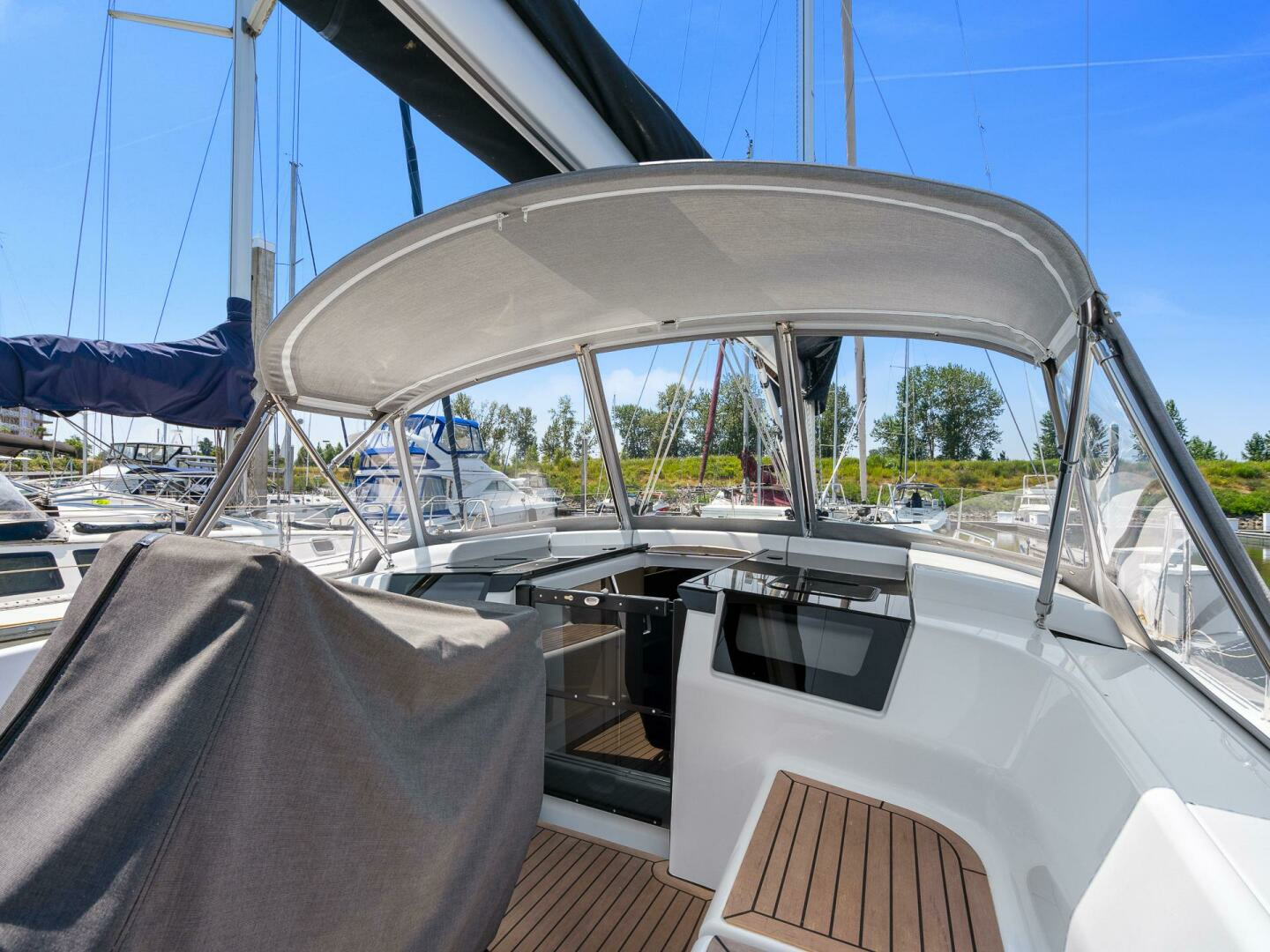 Hanse 388 Yacht For Sale