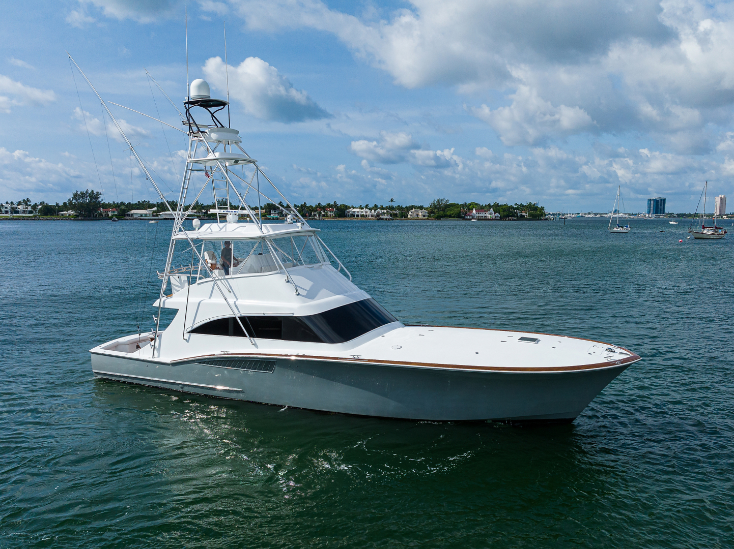 Titan 62 - Old #7 - exterior