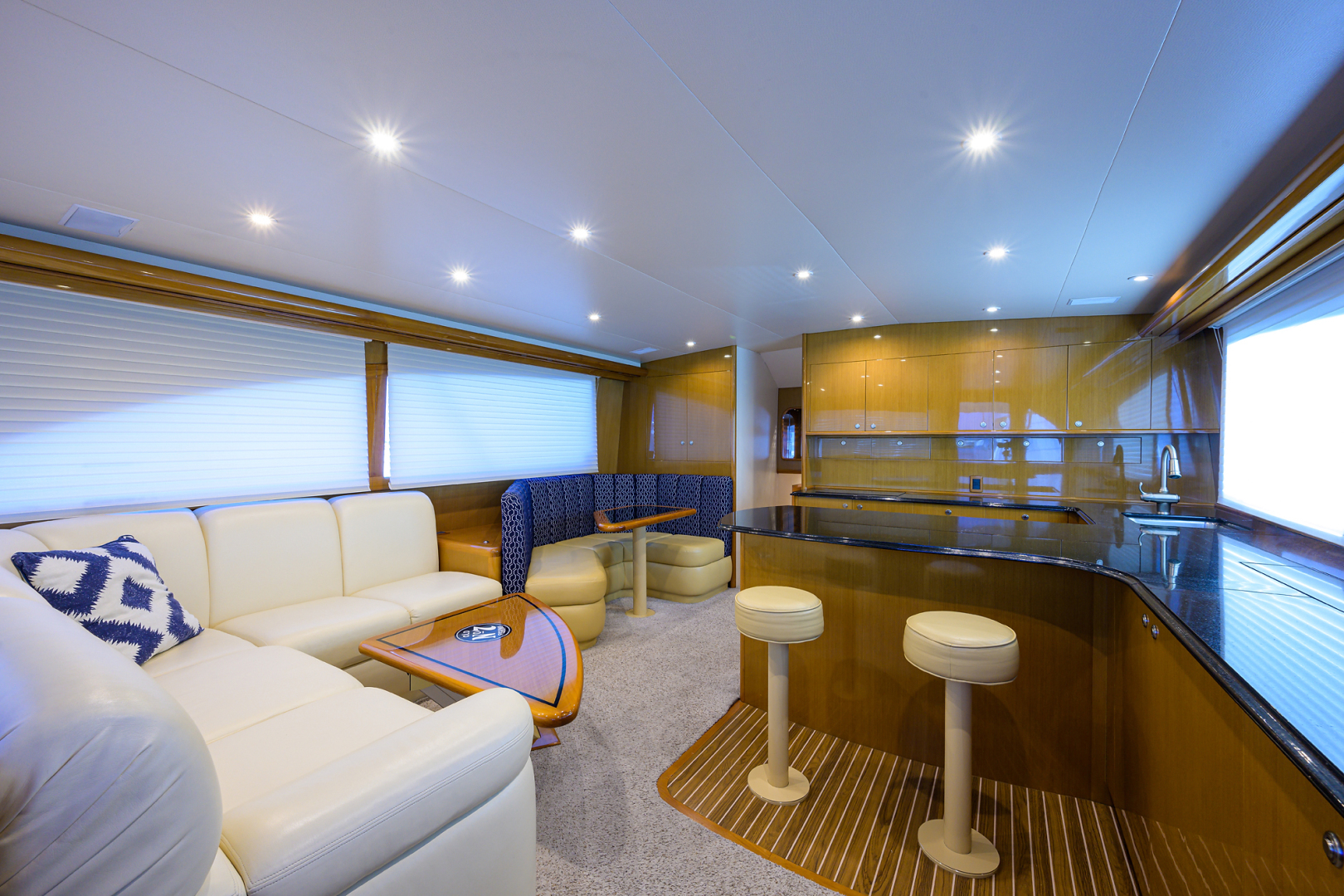 Titan 62 - Old #7 - interior