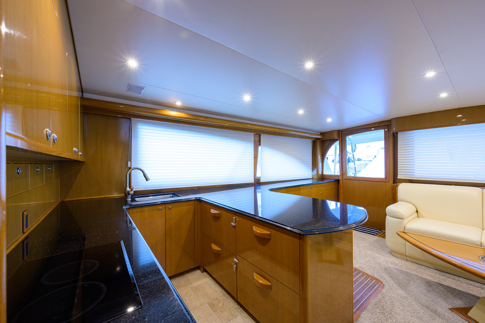 Titan 62 - Old #7 - interior