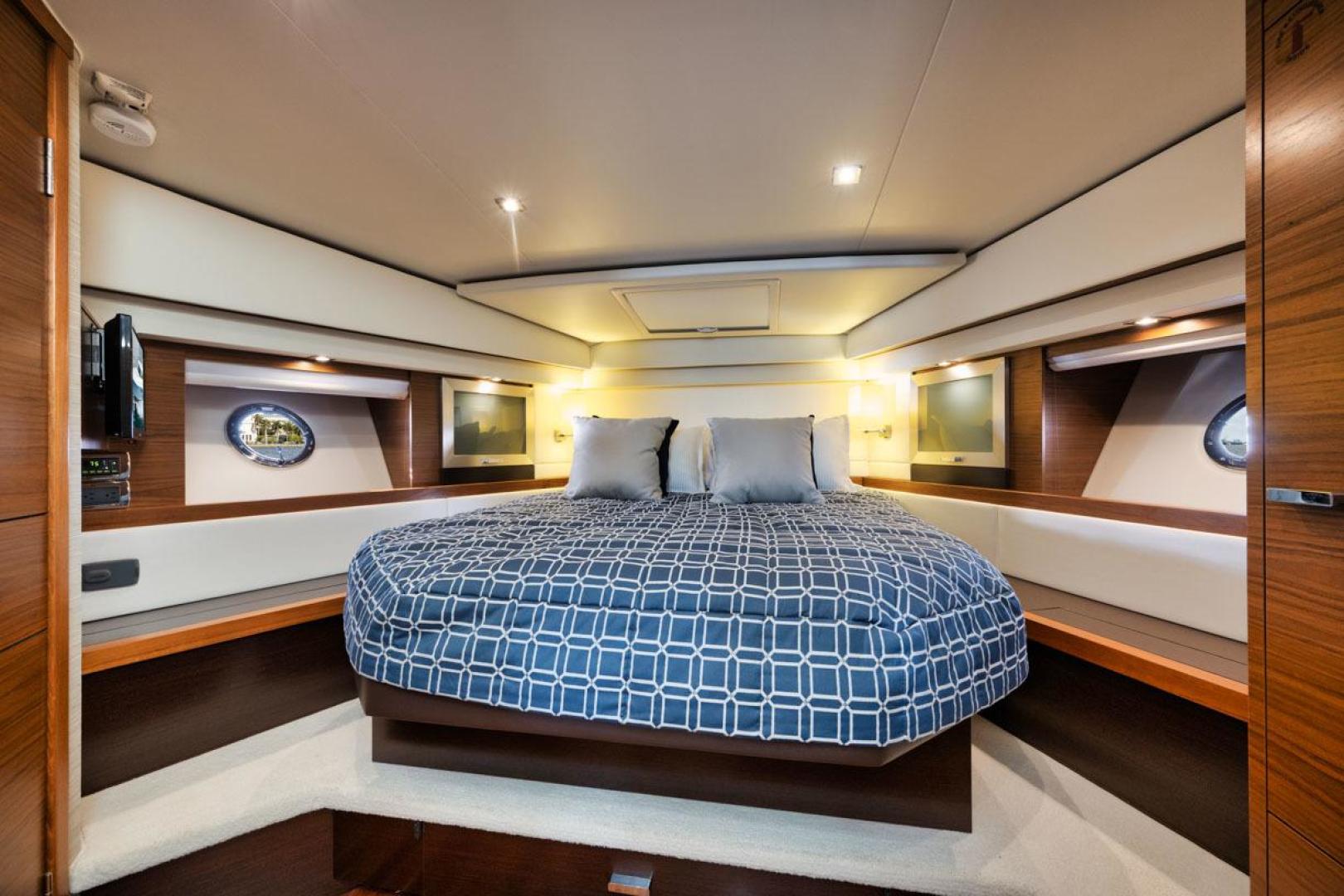 Tiara 44 - Blue Skies - interior