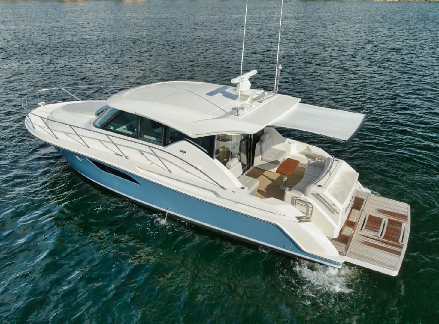 Tiara 44 - Blue Skies - exterior