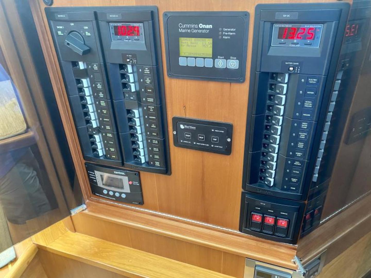 Sabre 48 - Shadowfax - Electronic Panel
