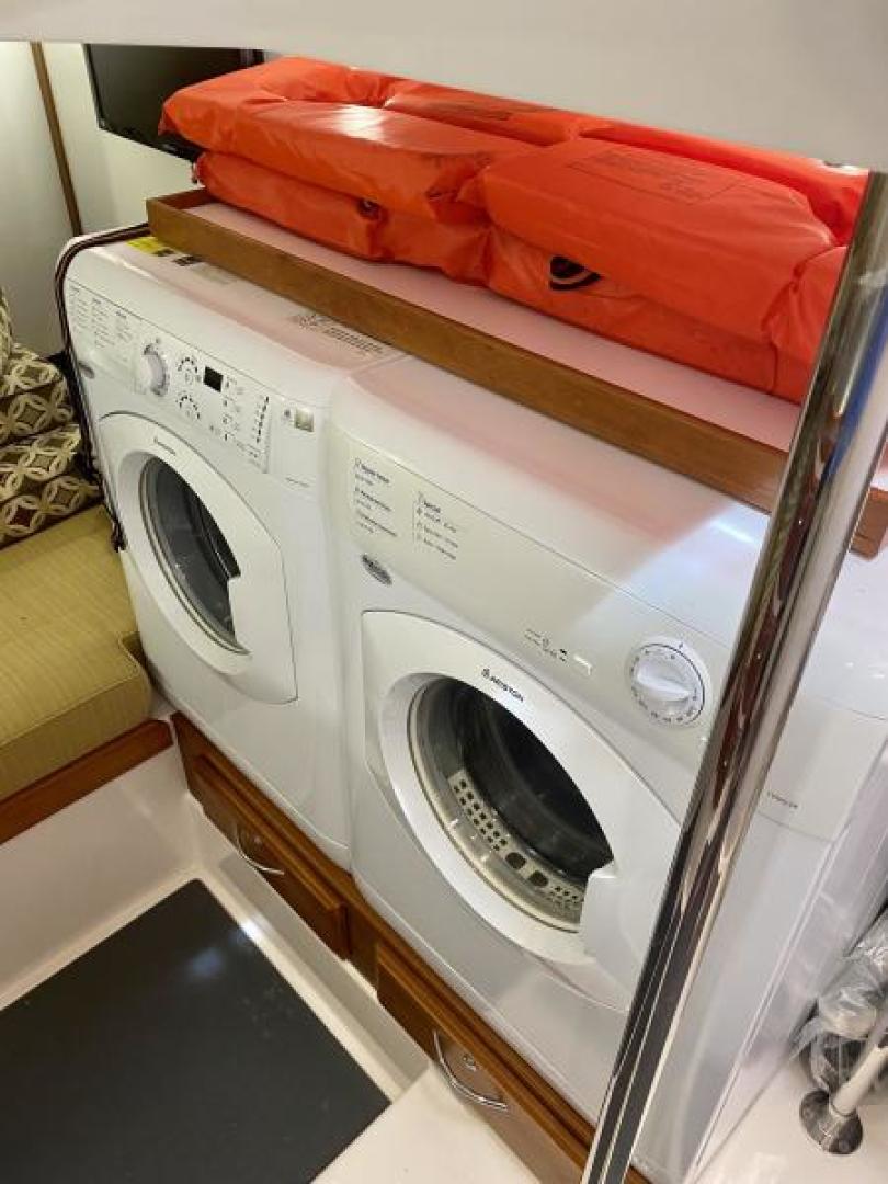 Sabre 48 - Shadowfax - Washer and Dryer