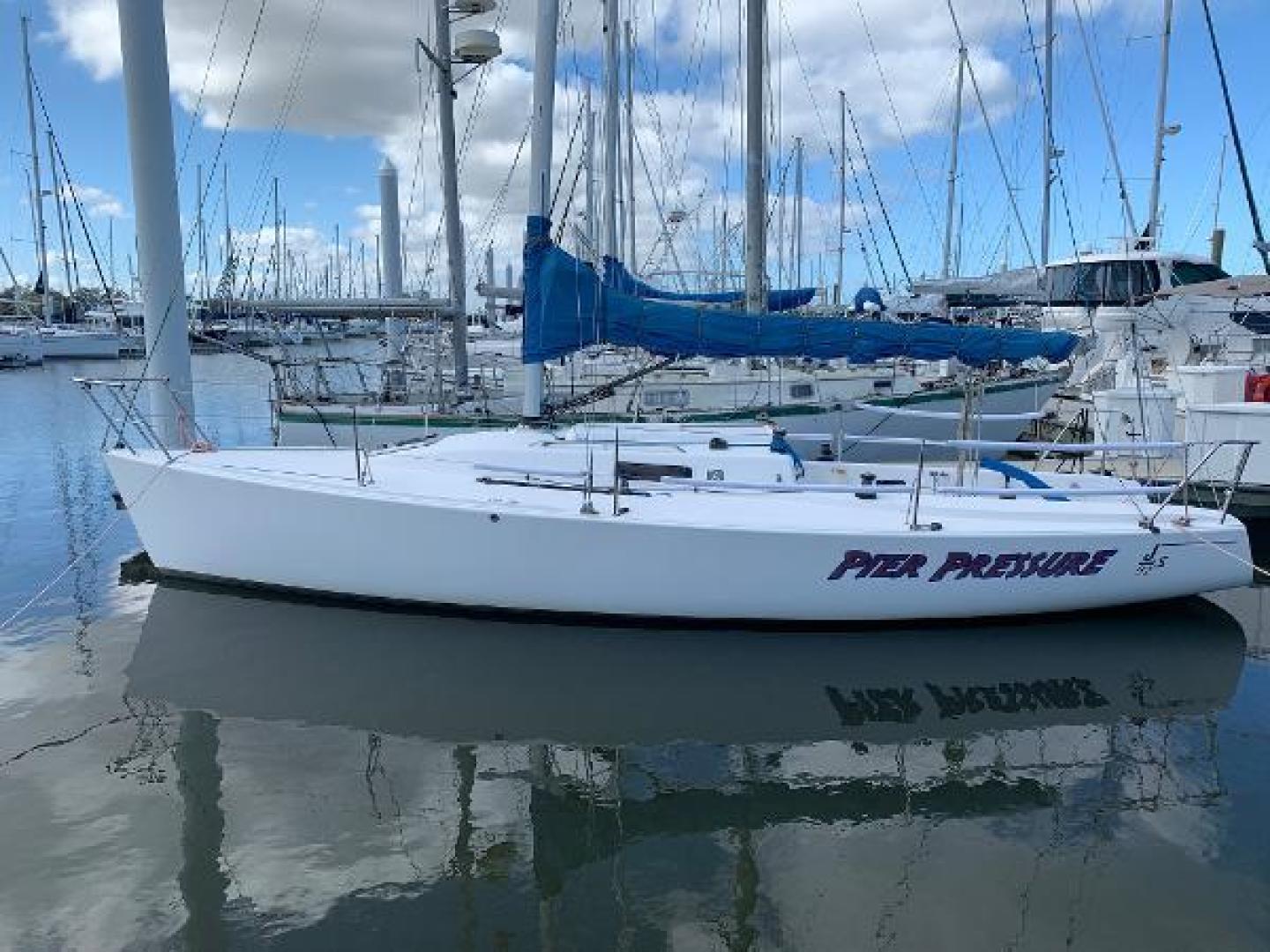 Pier Pressure 30ft J Boats Yacht For Sale