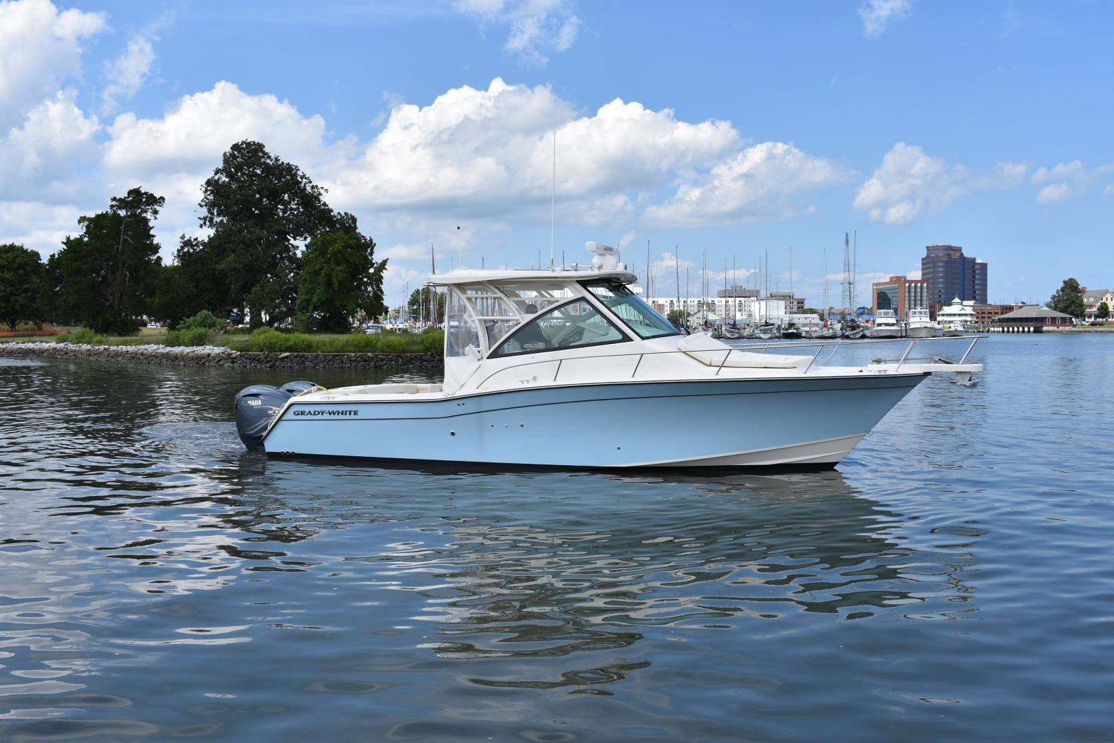 Gradywhite 33' Express 2022 Winter Legacy