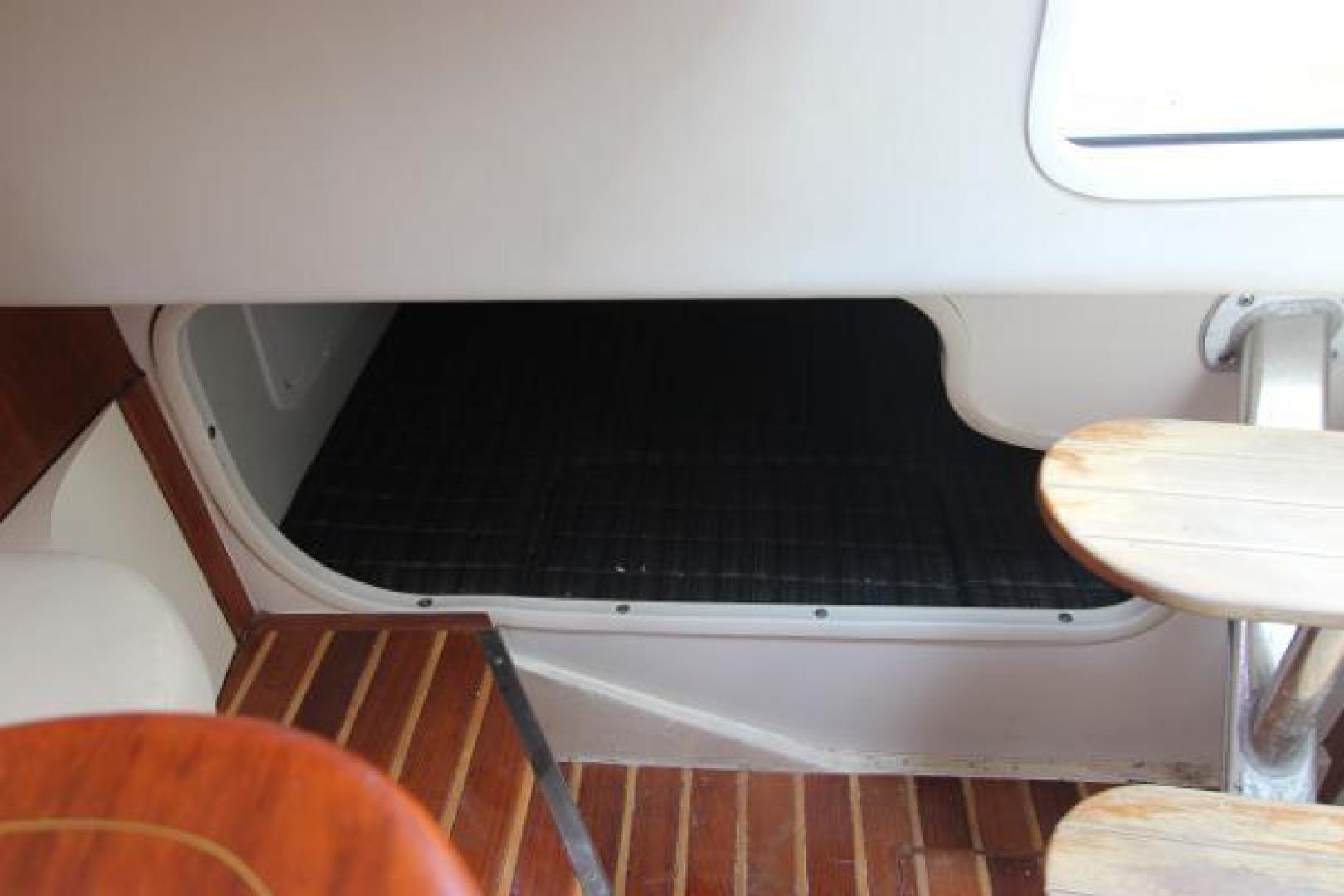 33ft Pursuit Yacht For Sale