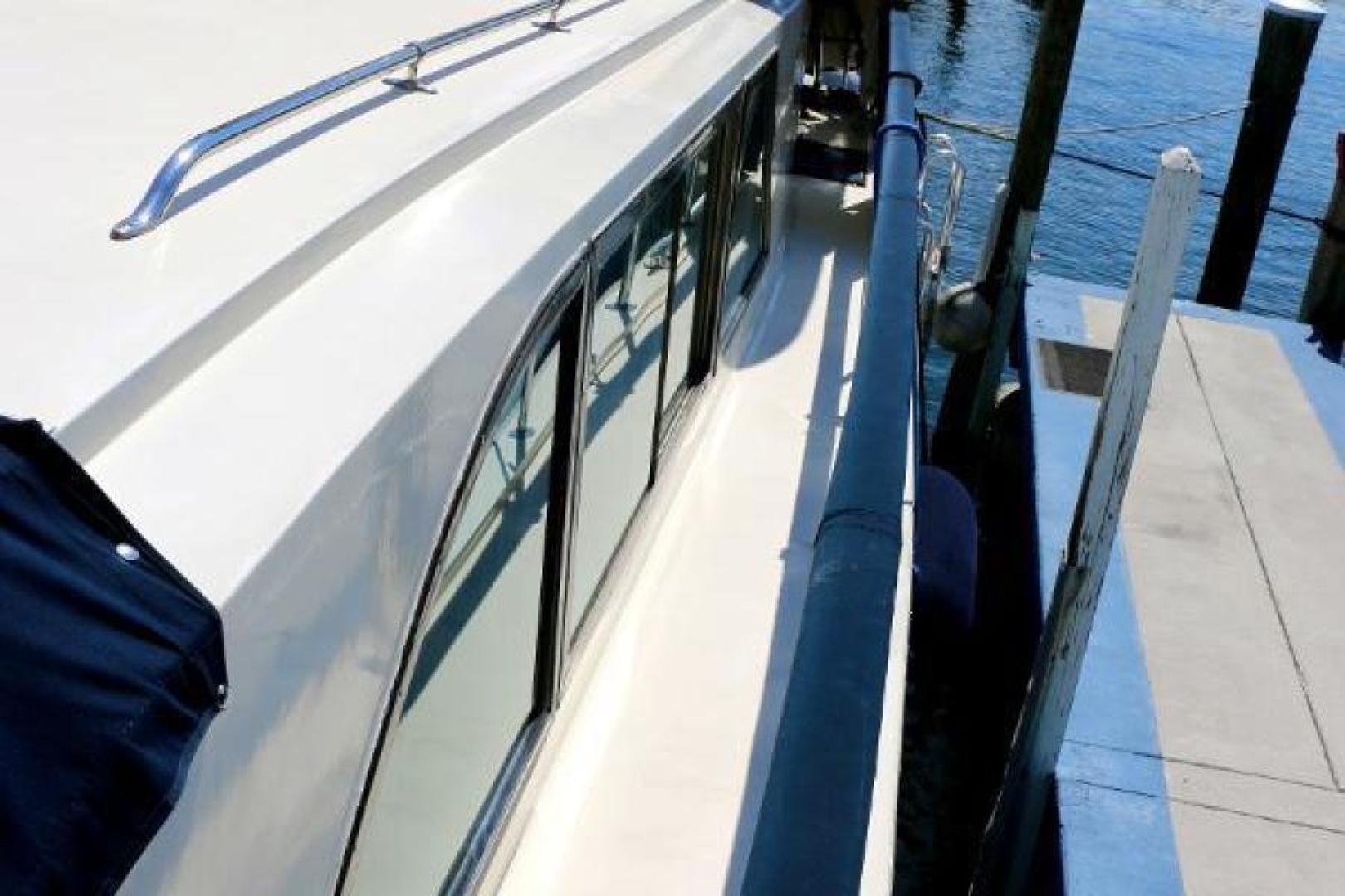 43ft Hatteras Yacht For Sale