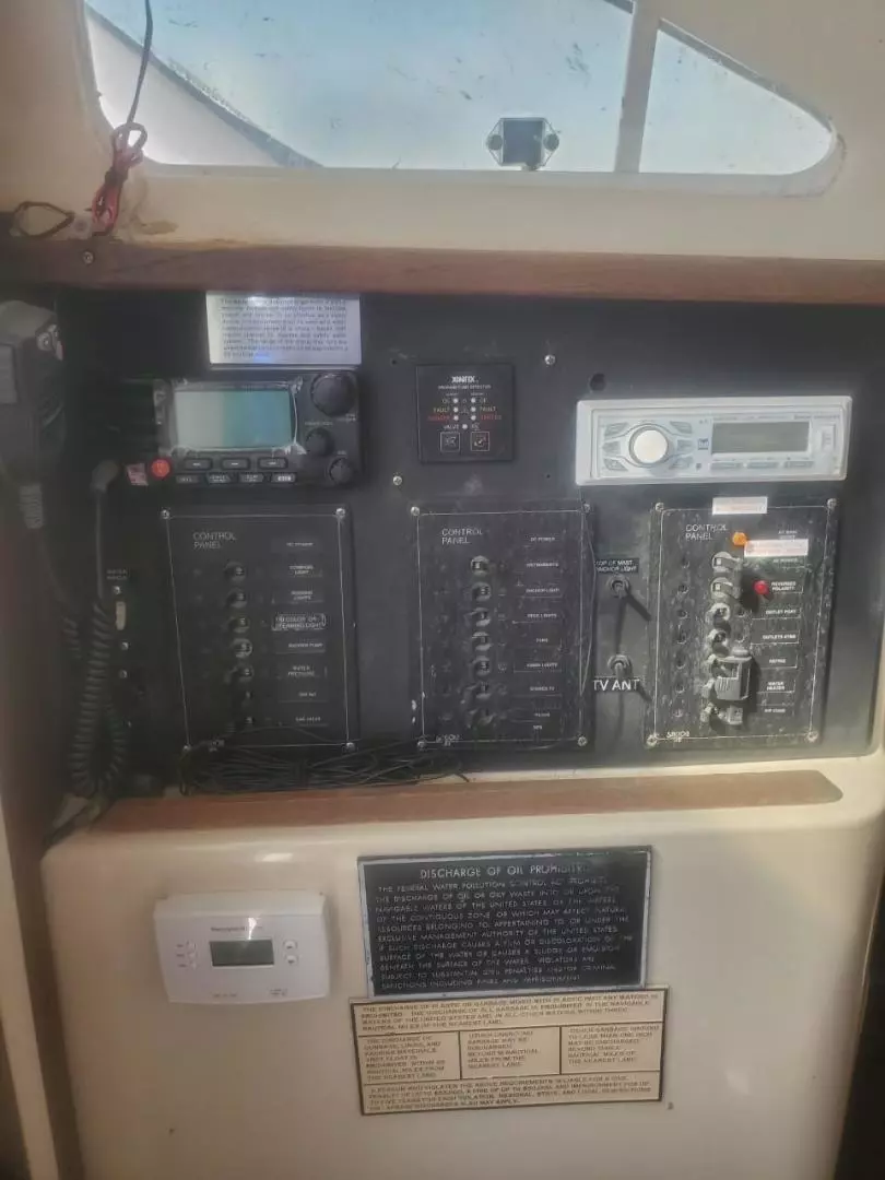 JOLI SPOT 34ft Gemini Yacht For Sale JOLI SPOT 34ft Gemini Yacht For Sale